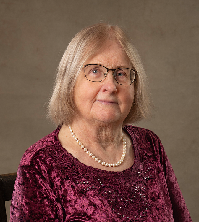 Maria Kihlgren is a Swedish concert pianist known for expressive classical interpretations.